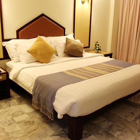 Seeharaj Hotel Uttaradit Zewnętrze zdjęcie