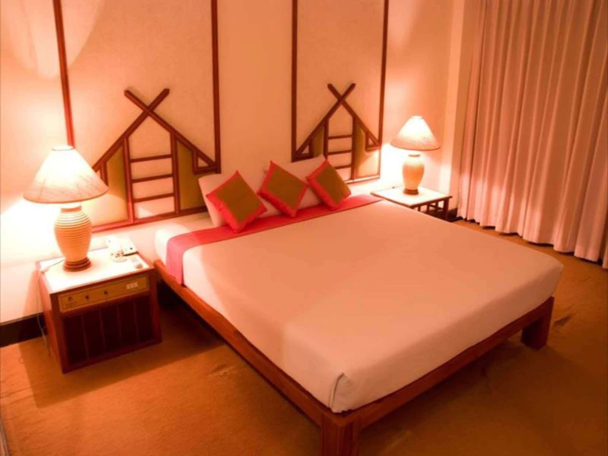 Seeharaj Hotel Uttaradit Zewnętrze zdjęcie