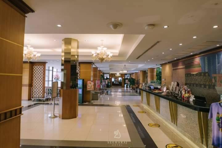 Seeharaj Hotel Uttaradit Zewnętrze zdjęcie