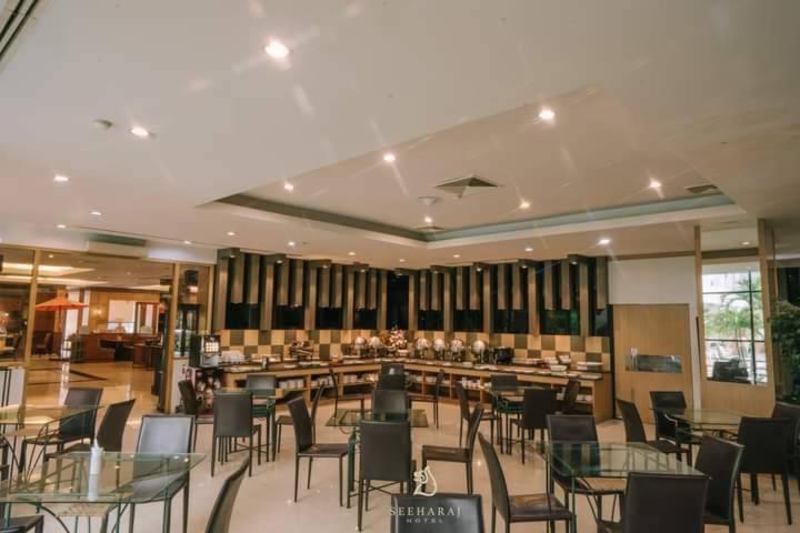 Seeharaj Hotel Uttaradit Zewnętrze zdjęcie