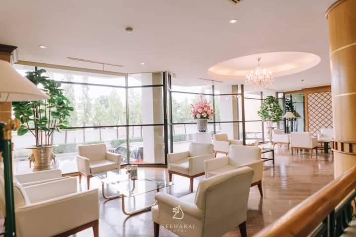 Seeharaj Hotel Uttaradit Zewnętrze zdjęcie