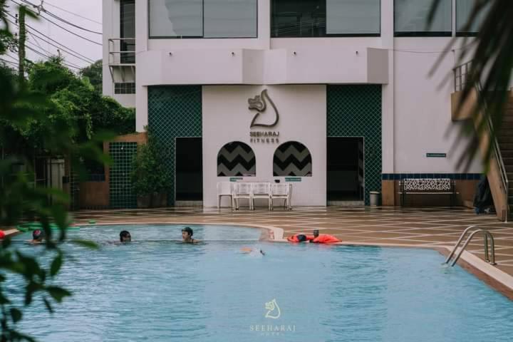 Seeharaj Hotel Uttaradit Zewnętrze zdjęcie