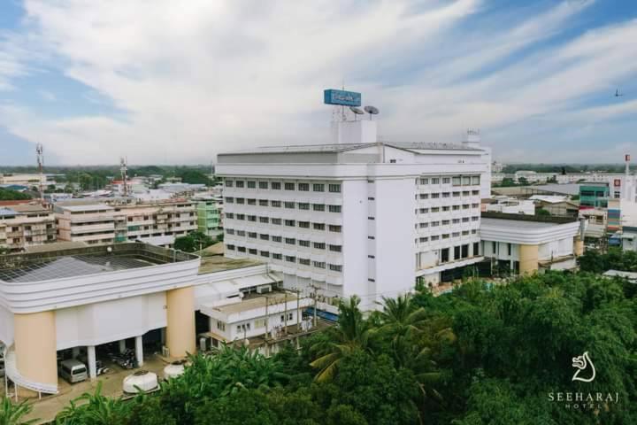 Seeharaj Hotel Uttaradit Zewnętrze zdjęcie