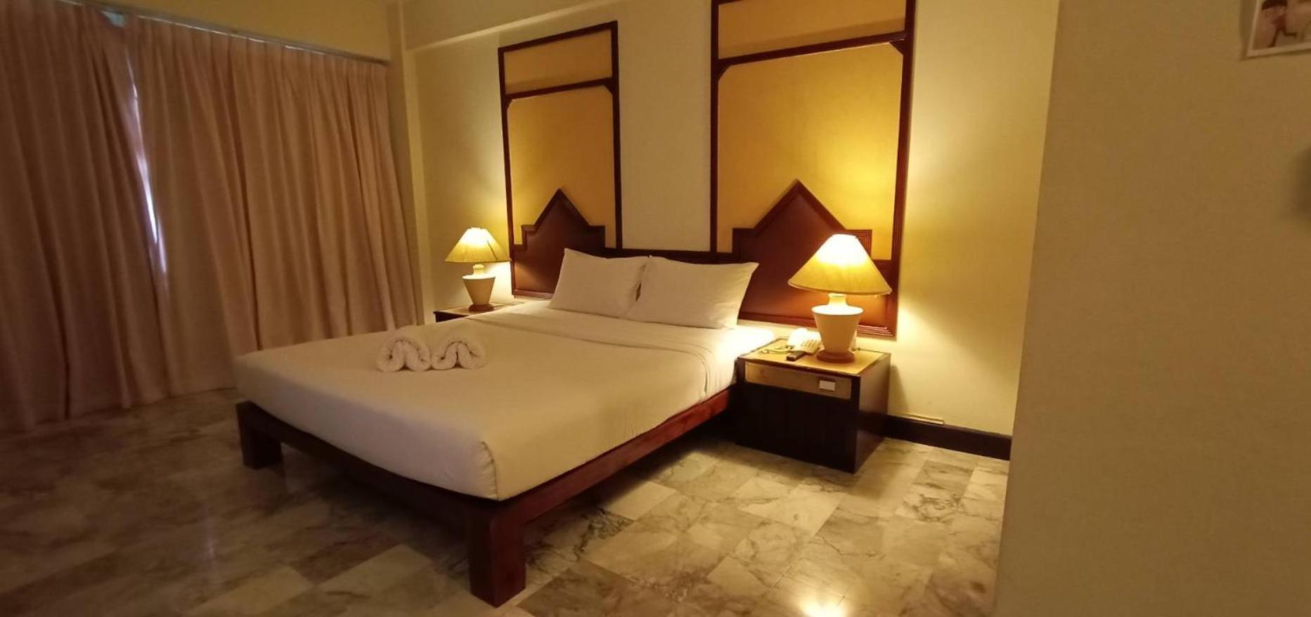 Seeharaj Hotel Uttaradit Zewnętrze zdjęcie