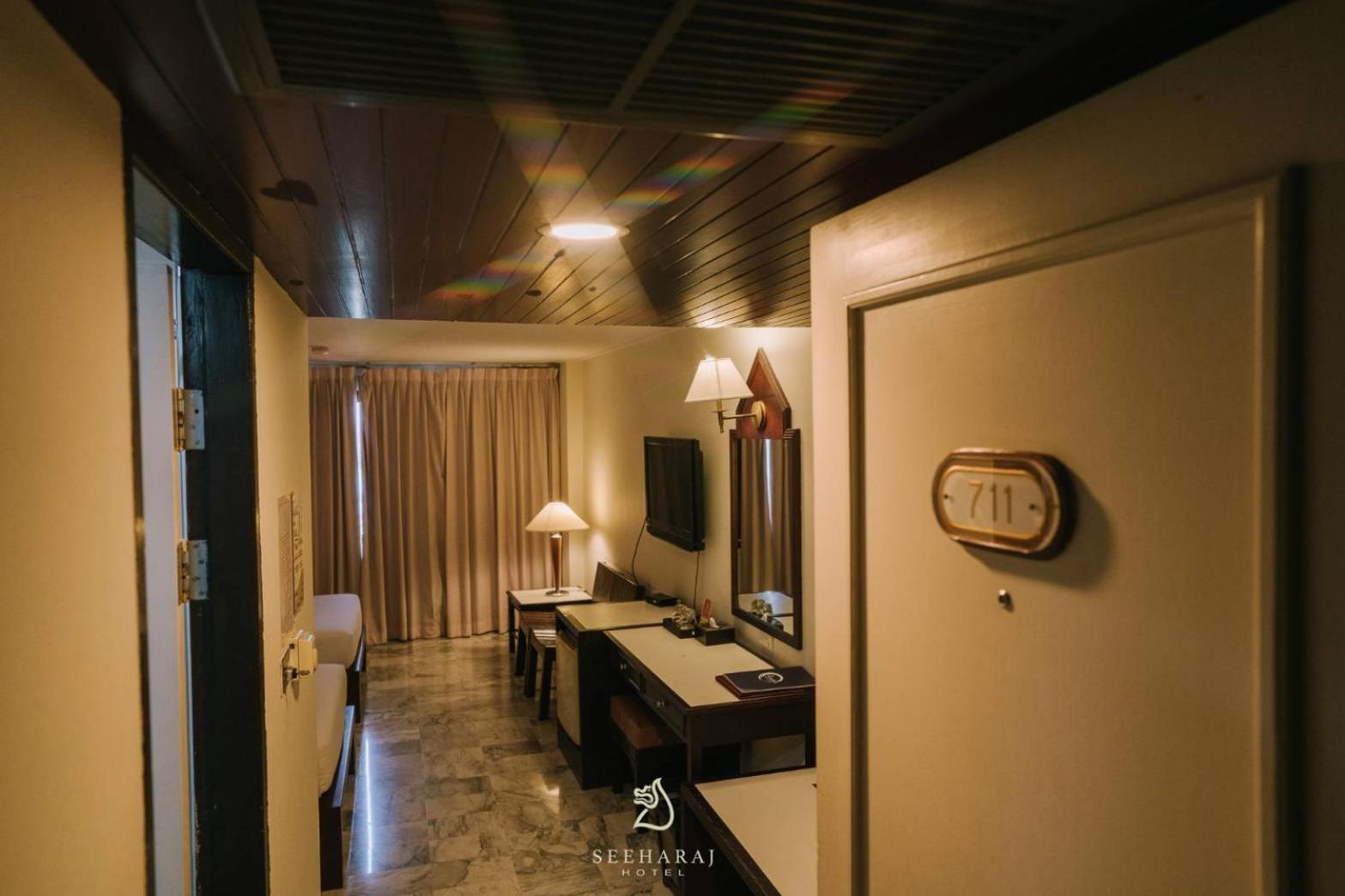 Seeharaj Hotel Uttaradit Zewnętrze zdjęcie