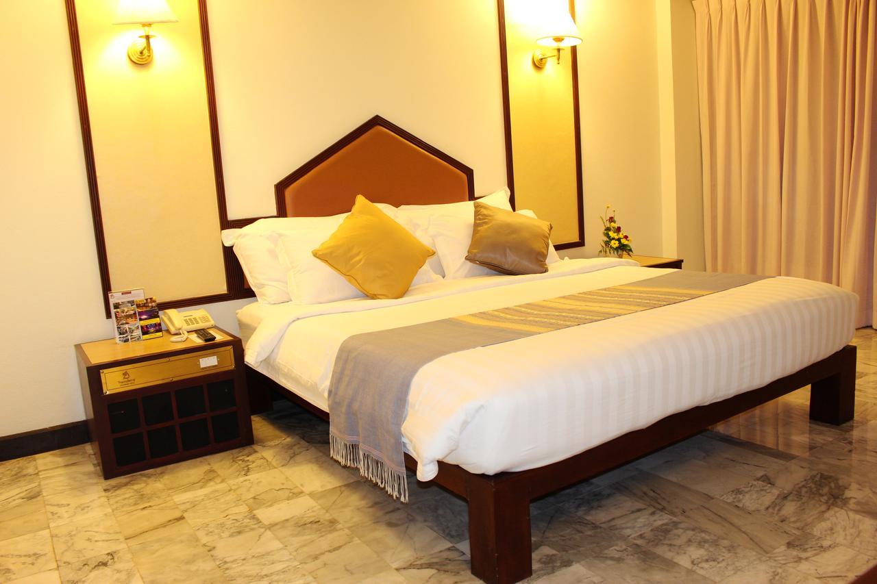 Seeharaj Hotel Uttaradit Zewnętrze zdjęcie