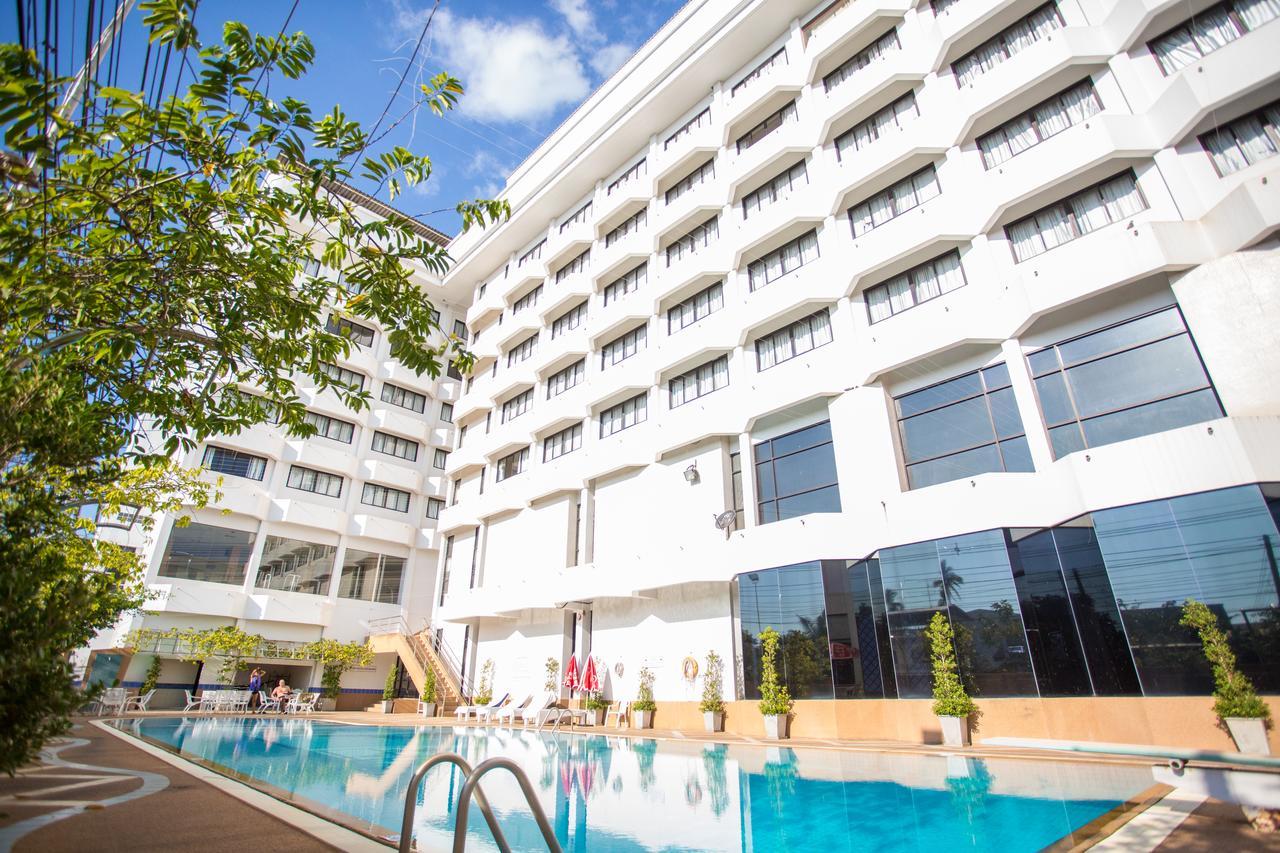 Seeharaj Hotel Uttaradit Zewnętrze zdjęcie