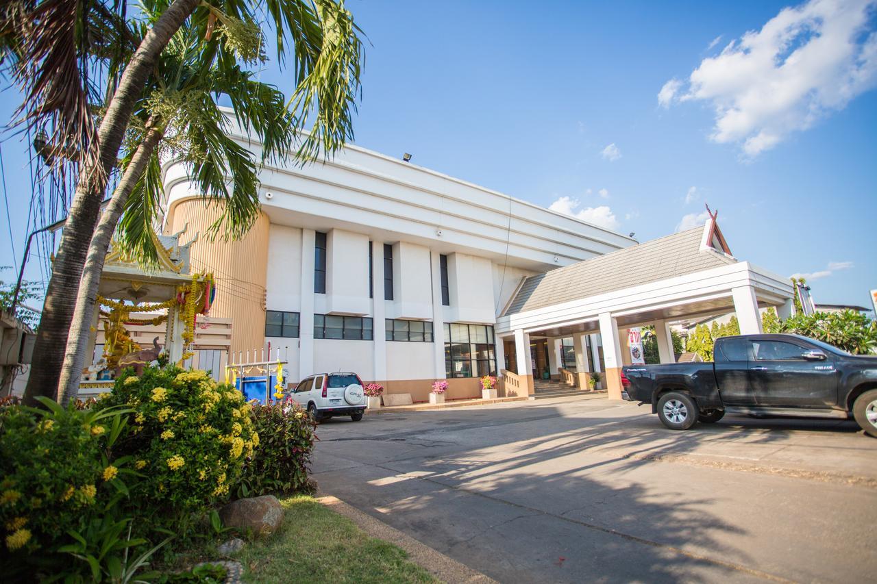 Seeharaj Hotel Uttaradit Zewnętrze zdjęcie